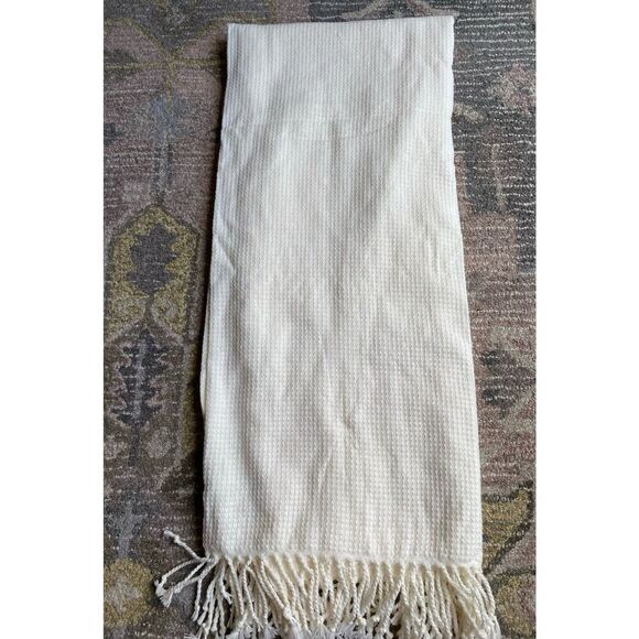 Hearth & Hand Magnolia Cream Acrylic Throw blanket - Picture 5 of 6